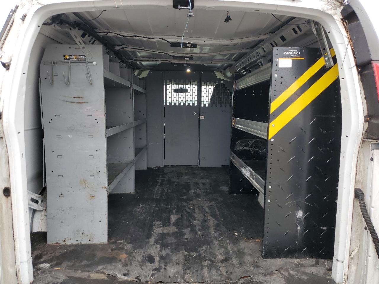 2017 Chevrolet Express - Image 10