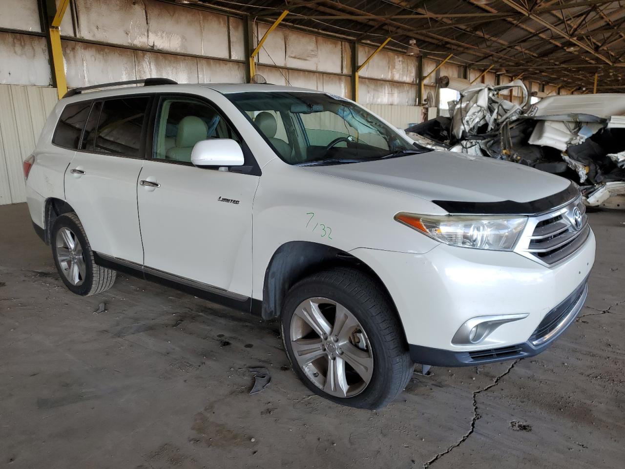 VIN 5TDDK3EH4DS238318 2013 TOYOTA HIGHLANDER no.4