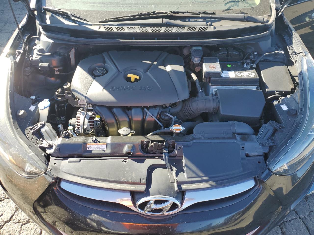 2011 Hyundai Elantra - Image 11