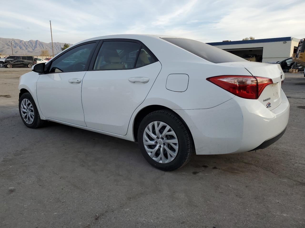 VIN 5YFBURHEXJP838450 2018 TOYOTA COROLLA no.2