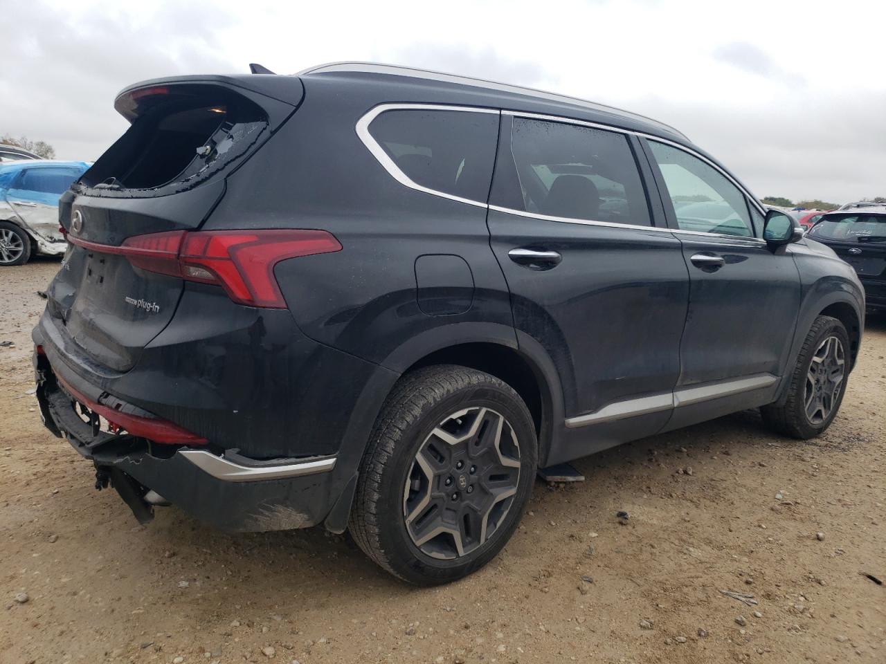 2022 Hyundai Santa Fe - Image 3