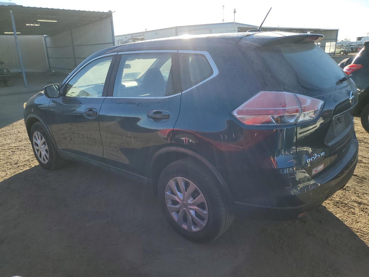 2016 Nissan Rogue - Image 2