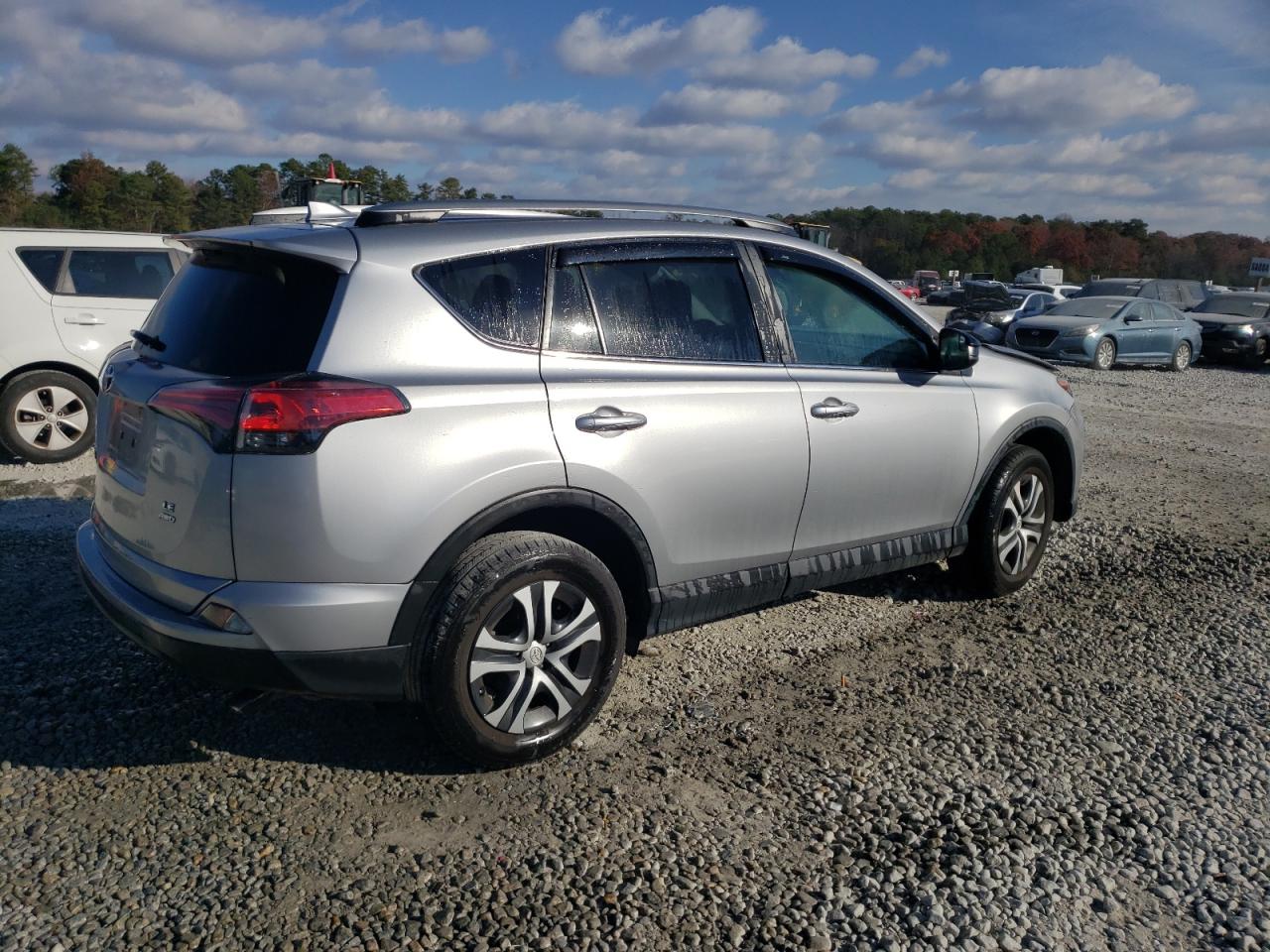 VIN 2T3BFREVXHW658674 2017 TOYOTA RAV4 no.3