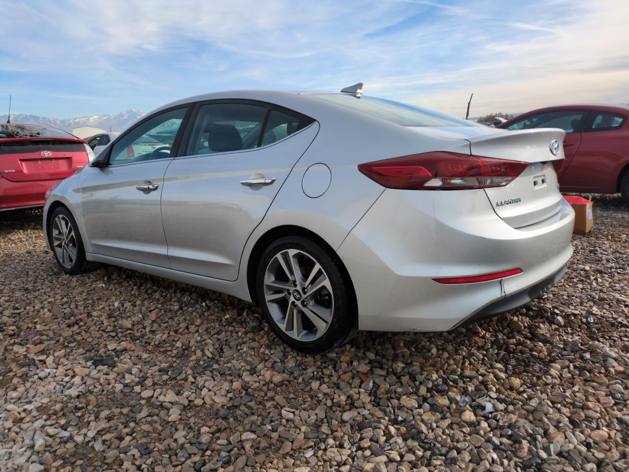 VIN 5NPD84LF9HH077157 2017 HYUNDAI ELANTRA no.2