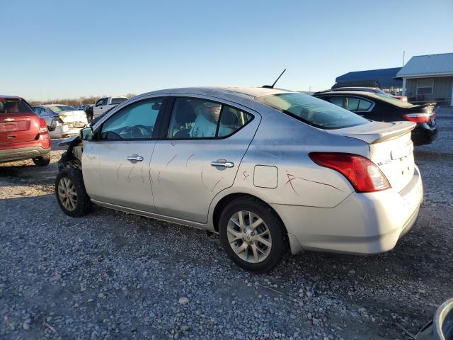  NISSAN VERSA 2017 Srebrny