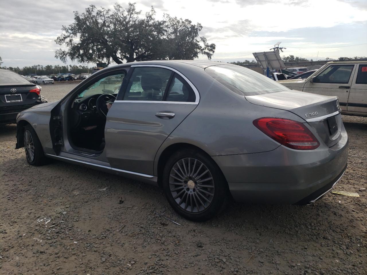 VIN 55SWF4KB4FU019500 2015 MERCEDES-BENZ C-CLASS no.2