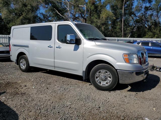  NISSAN NV 2015 Srebrny