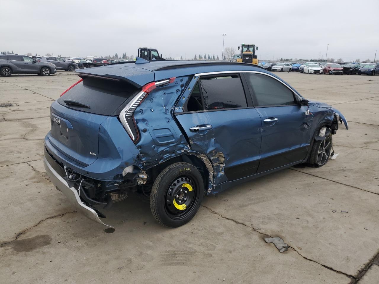 VIN KNDCT3LEXR5182643 2024 KIA NIRO no.3