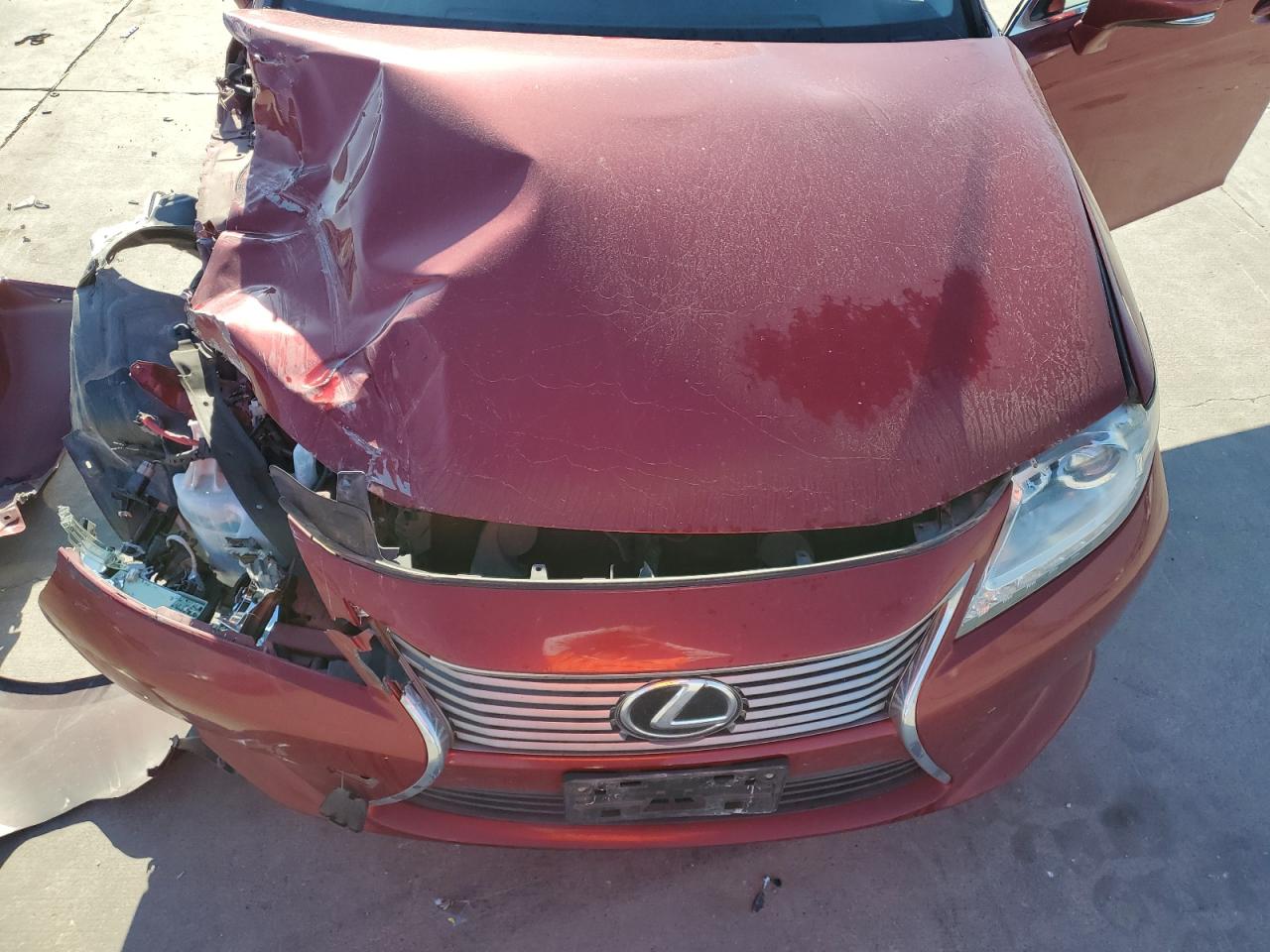2014 Lexus ES - Image 12