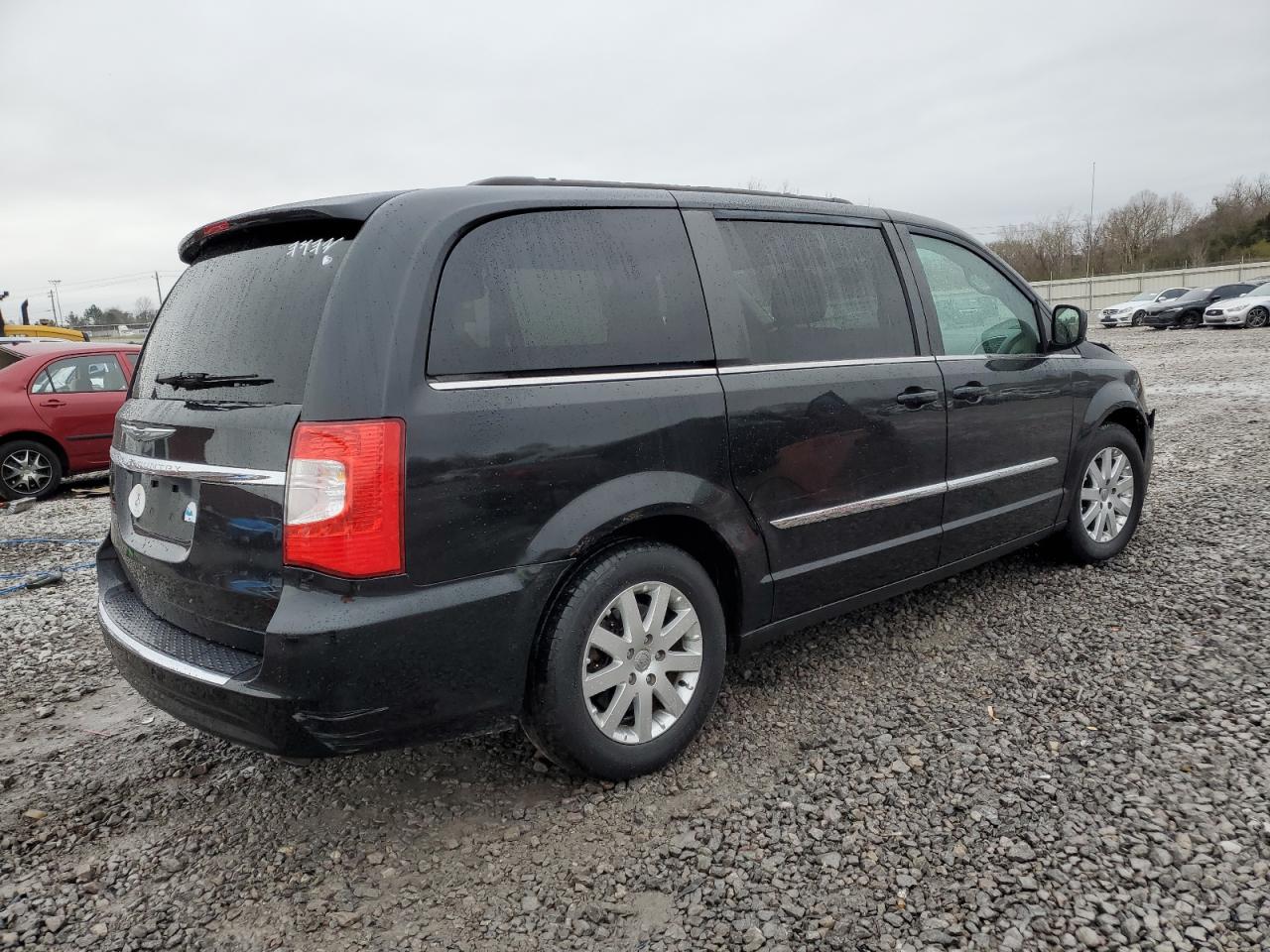 2013 Chrysler Town & Country - Image 3