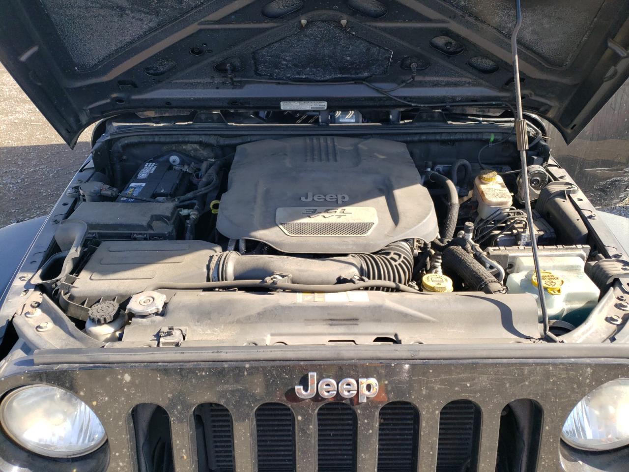 2013 Jeep Wrangler - Image 12