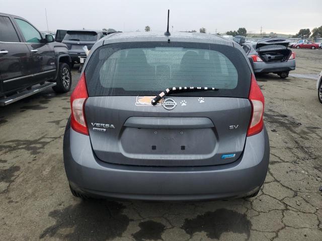 Hatchbacks NISSAN VERSA 2016 Srebrny