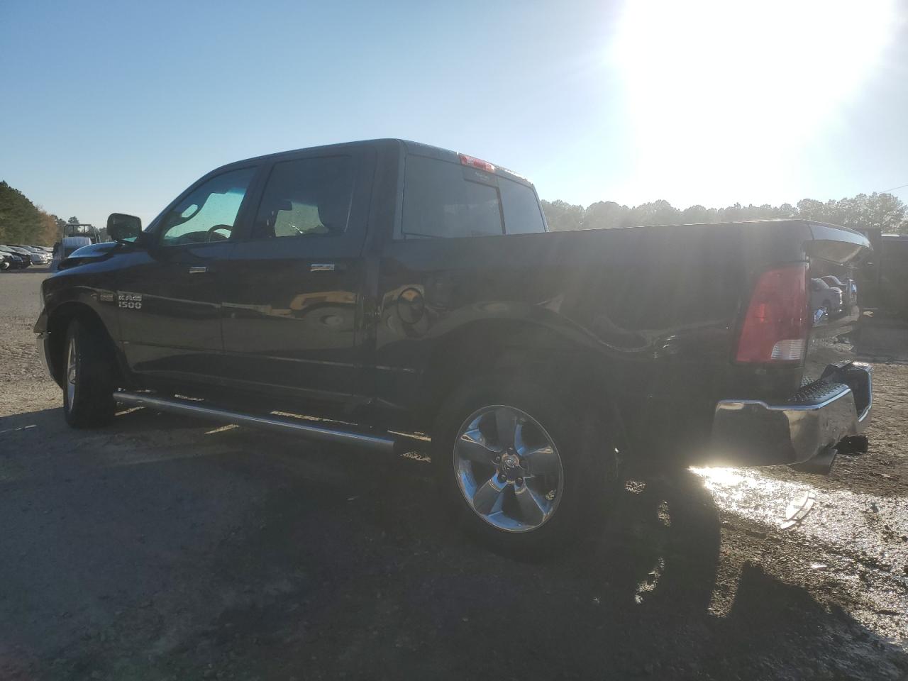 2016 RAM 1500 - Image 2