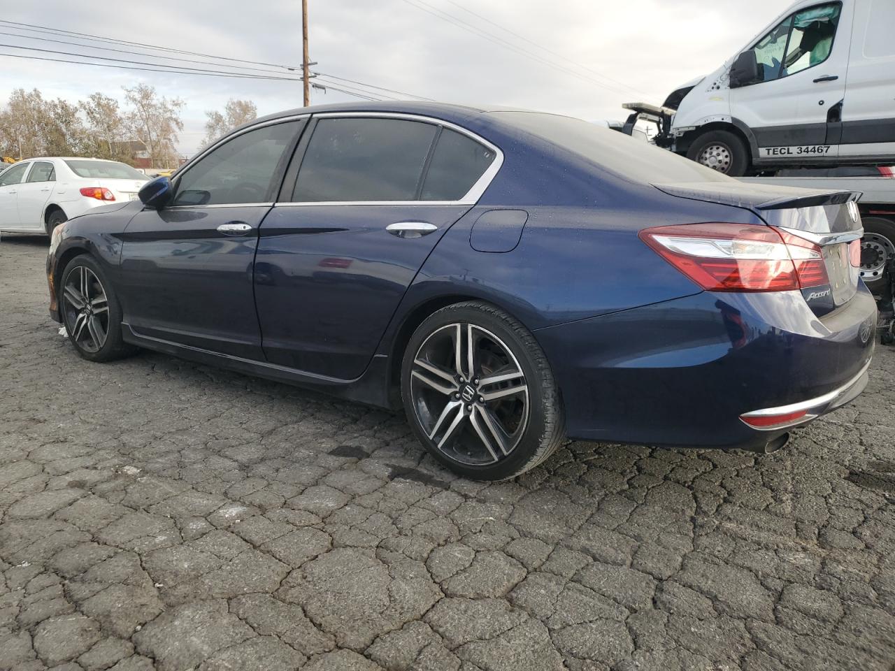 VIN 1HGCR2F59GA082169 2016 HONDA ACCORD no.2