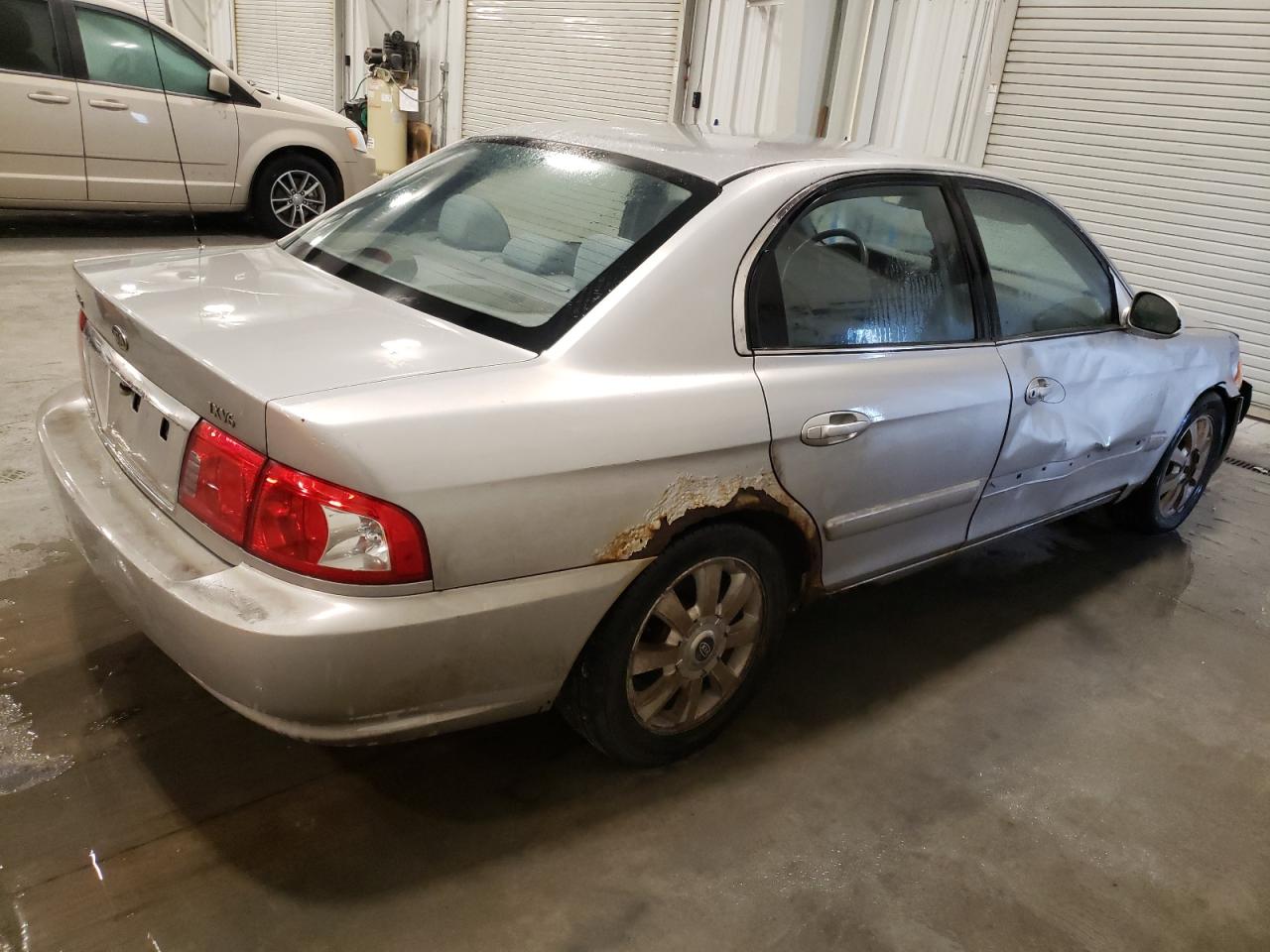 2004 Kia Optima - Image 3