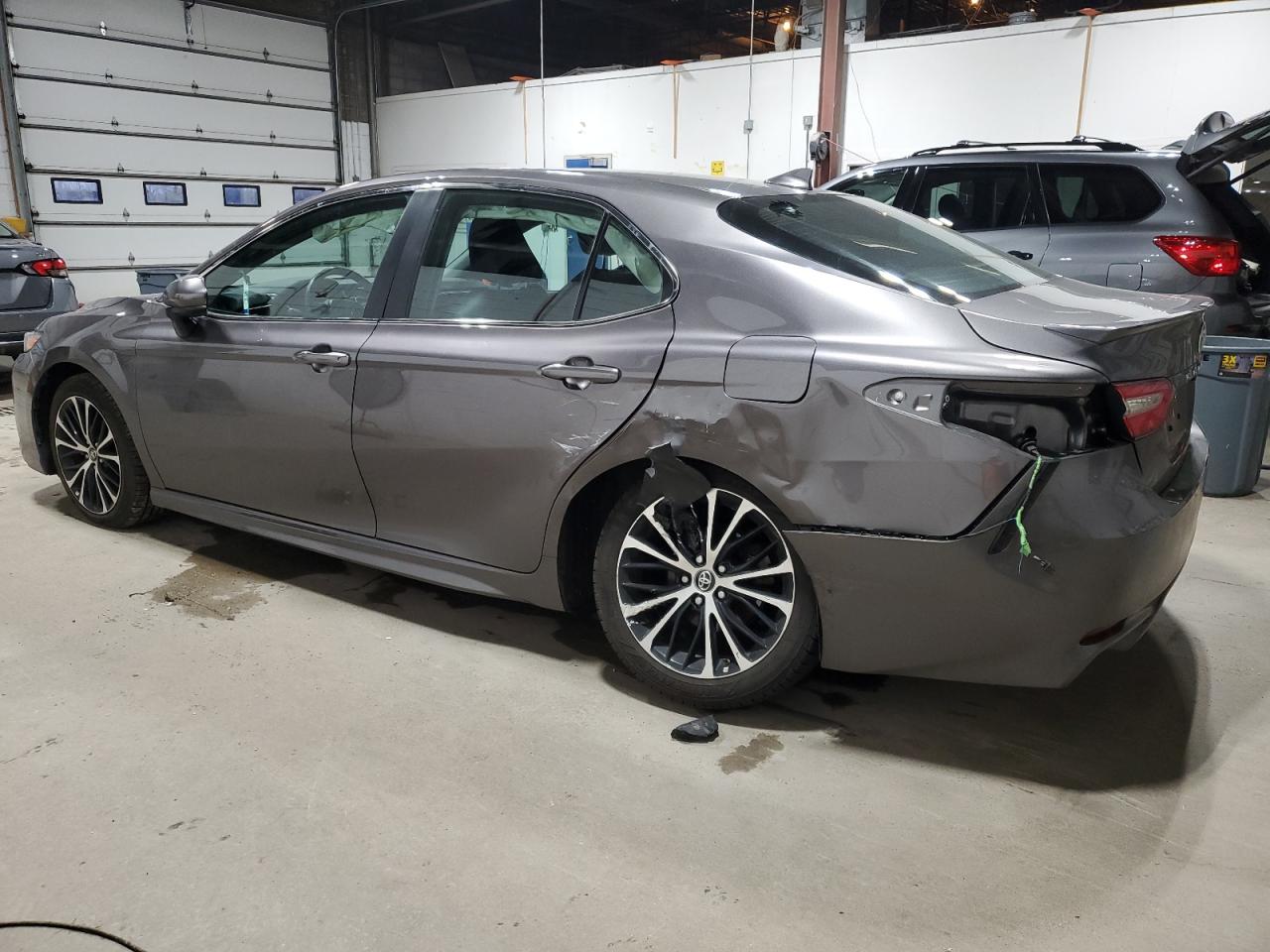 4T1B11HK1KU803327 2019 TOYOTA CAMRY - Image 2