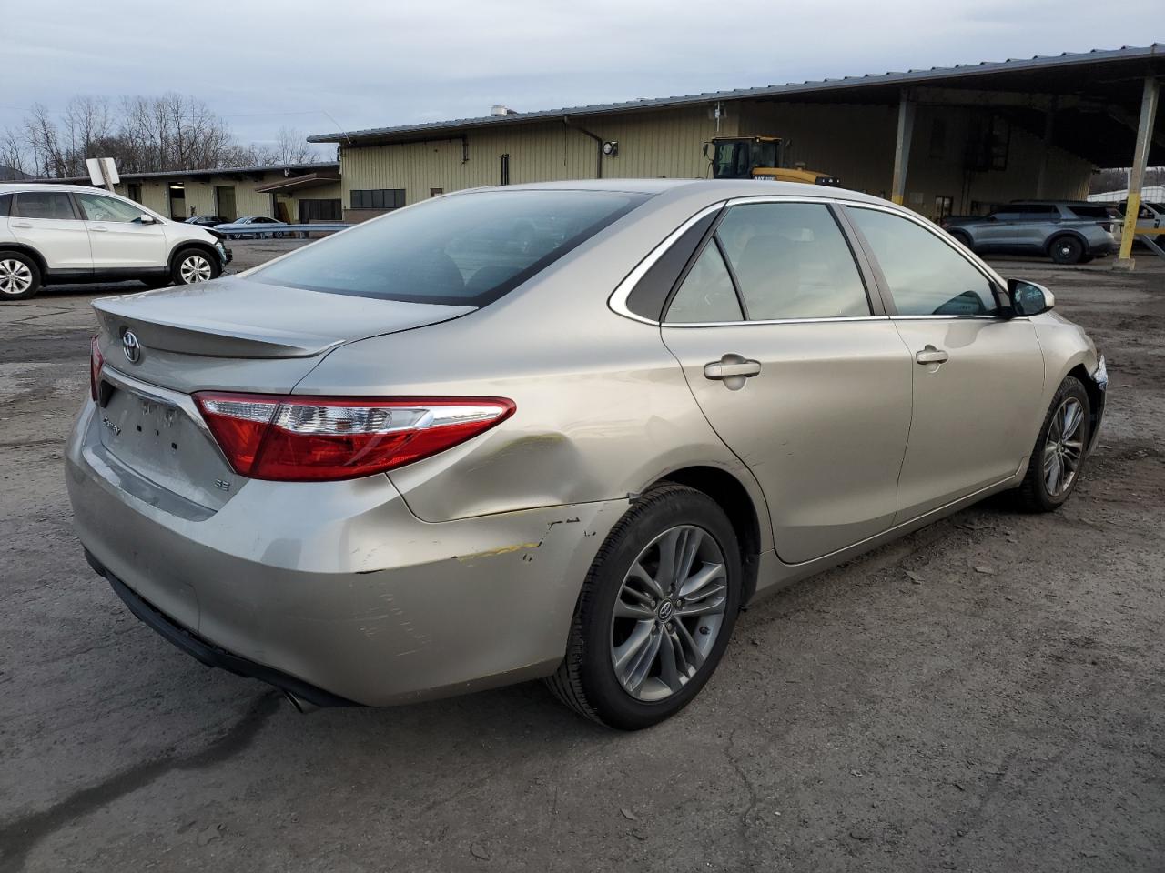 VIN 4T1BF1FK4GU601366 2016 TOYOTA CAMRY no.3