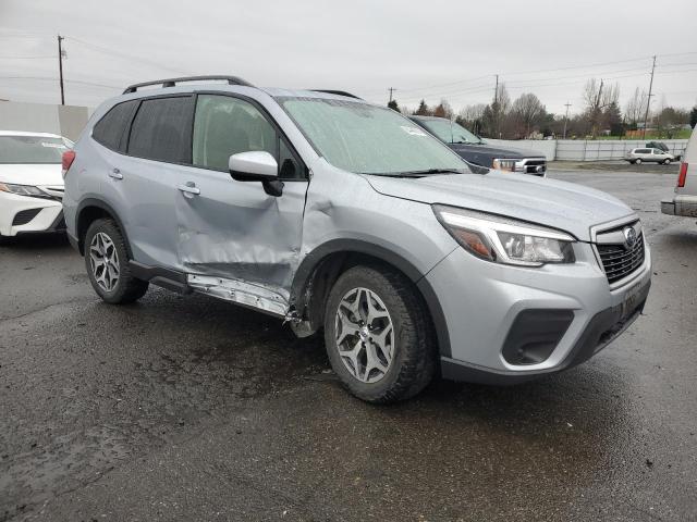  SUBARU FORESTER 2019 Srebrny