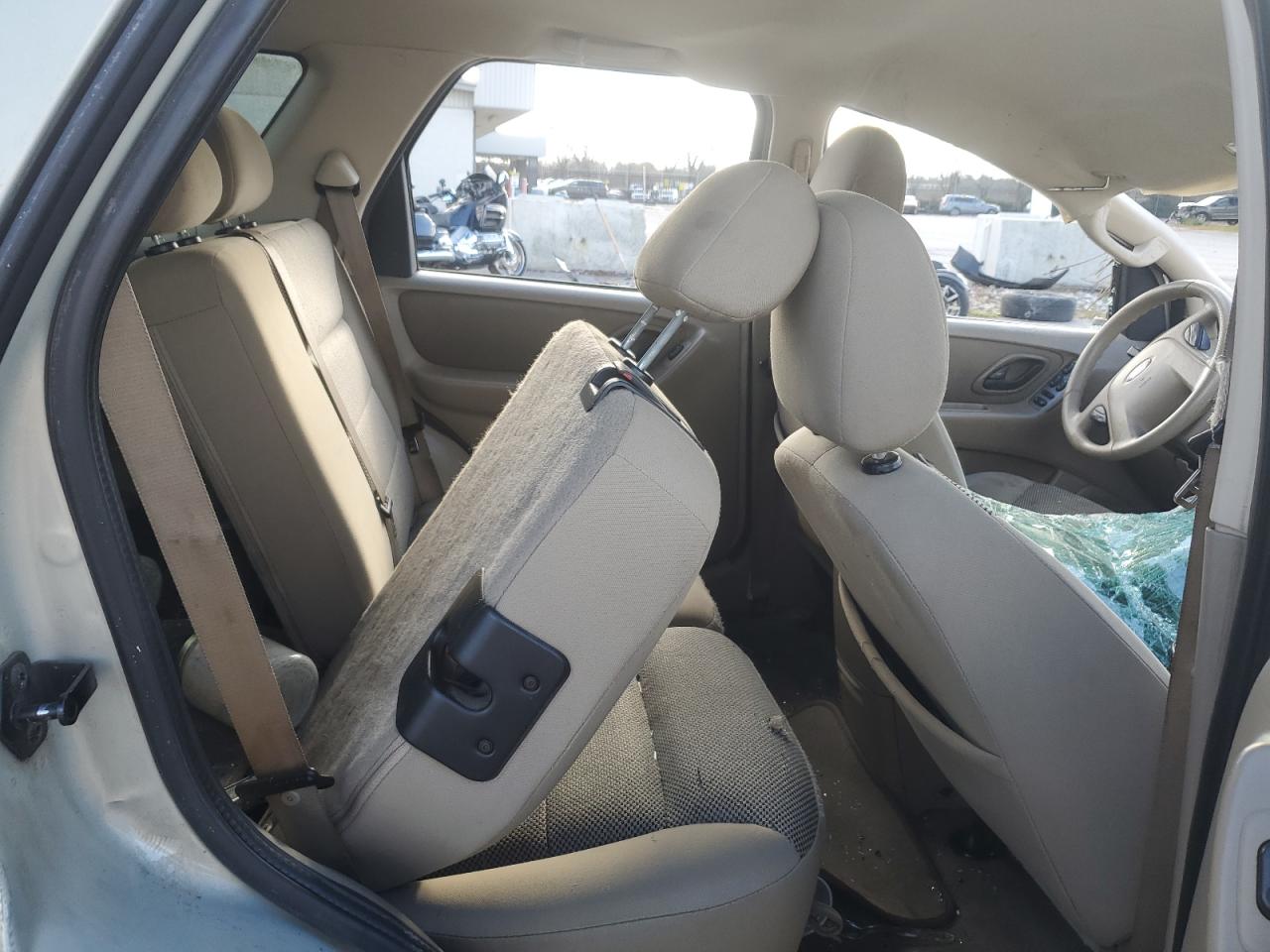 2005 Ford Escape - Image 11