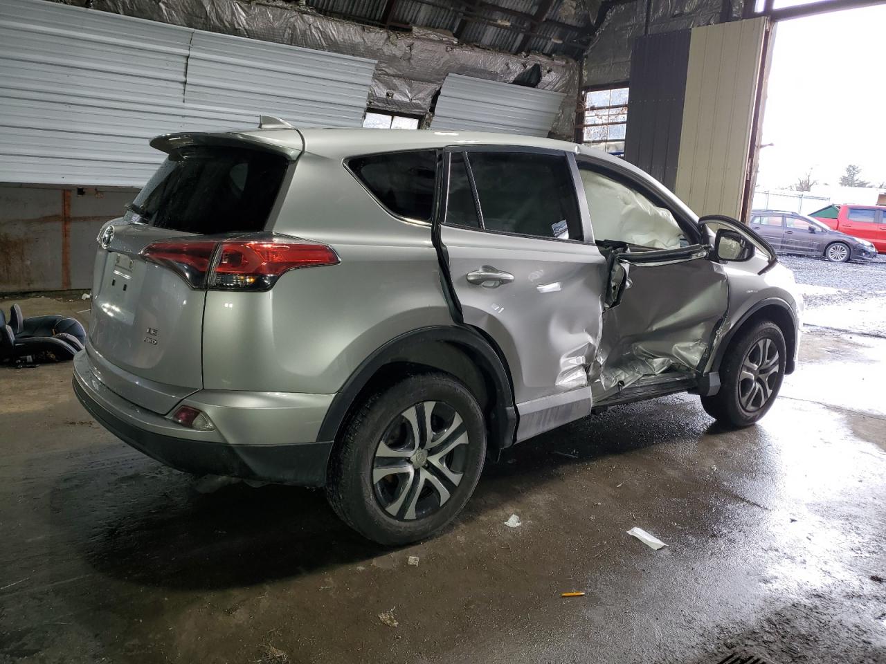 VIN JTMBFREV9JJ234794 2018 TOYOTA RAV4 no.3