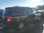 2010 Chrysler Town & Country Touring للبيع في Exeter، RI - Side