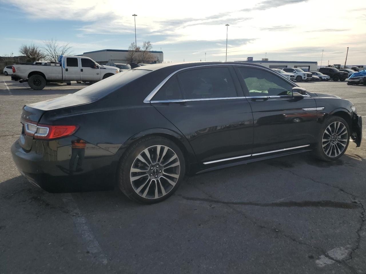 2018 Lincoln Continental - Image 3