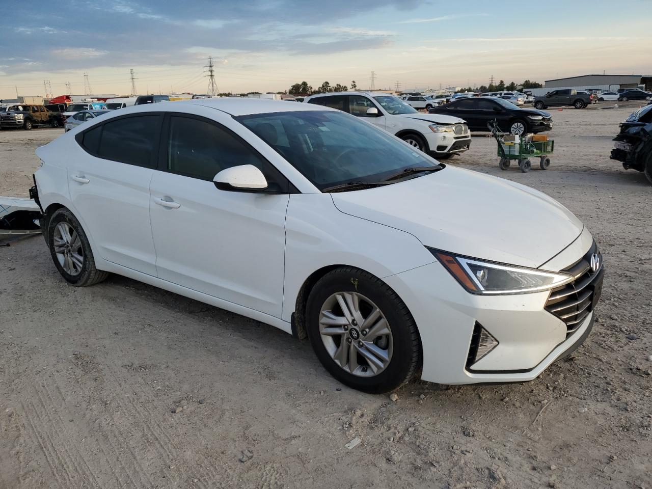 2020 Hyundai Elantra - Image 4