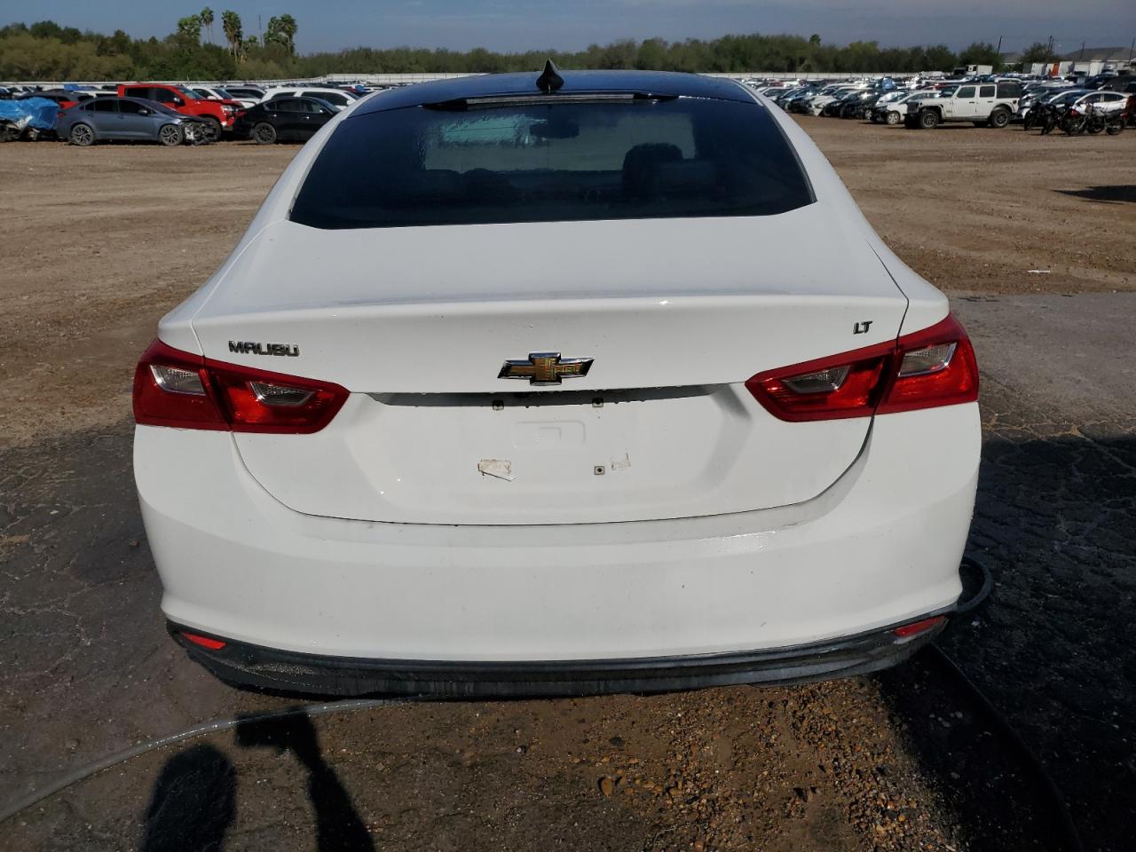 VIN 1G1ZE5ST2HF128464 2017 CHEVROLET MALIBU no.6