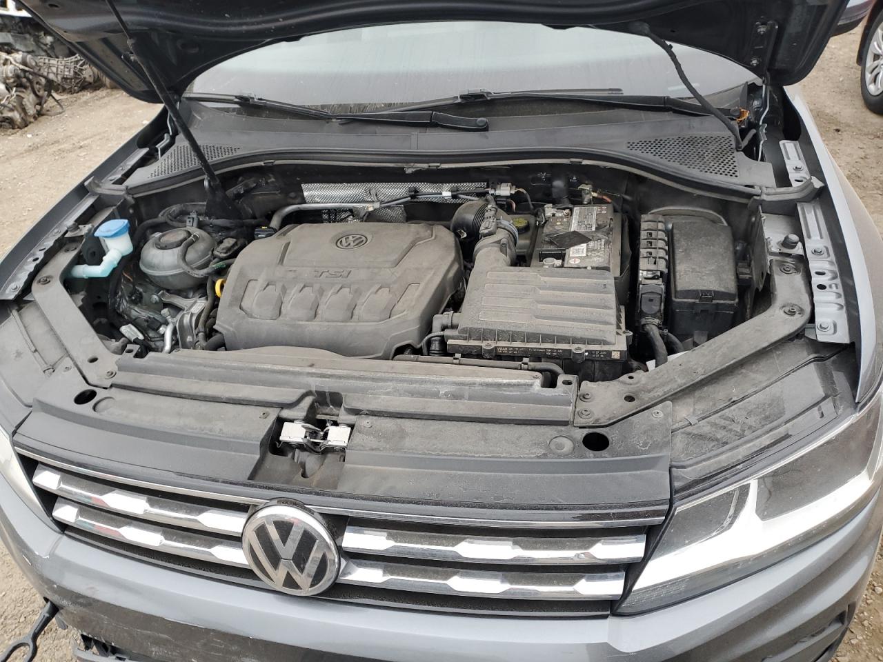 2020 Volkswagen Tiguan - Image 11
