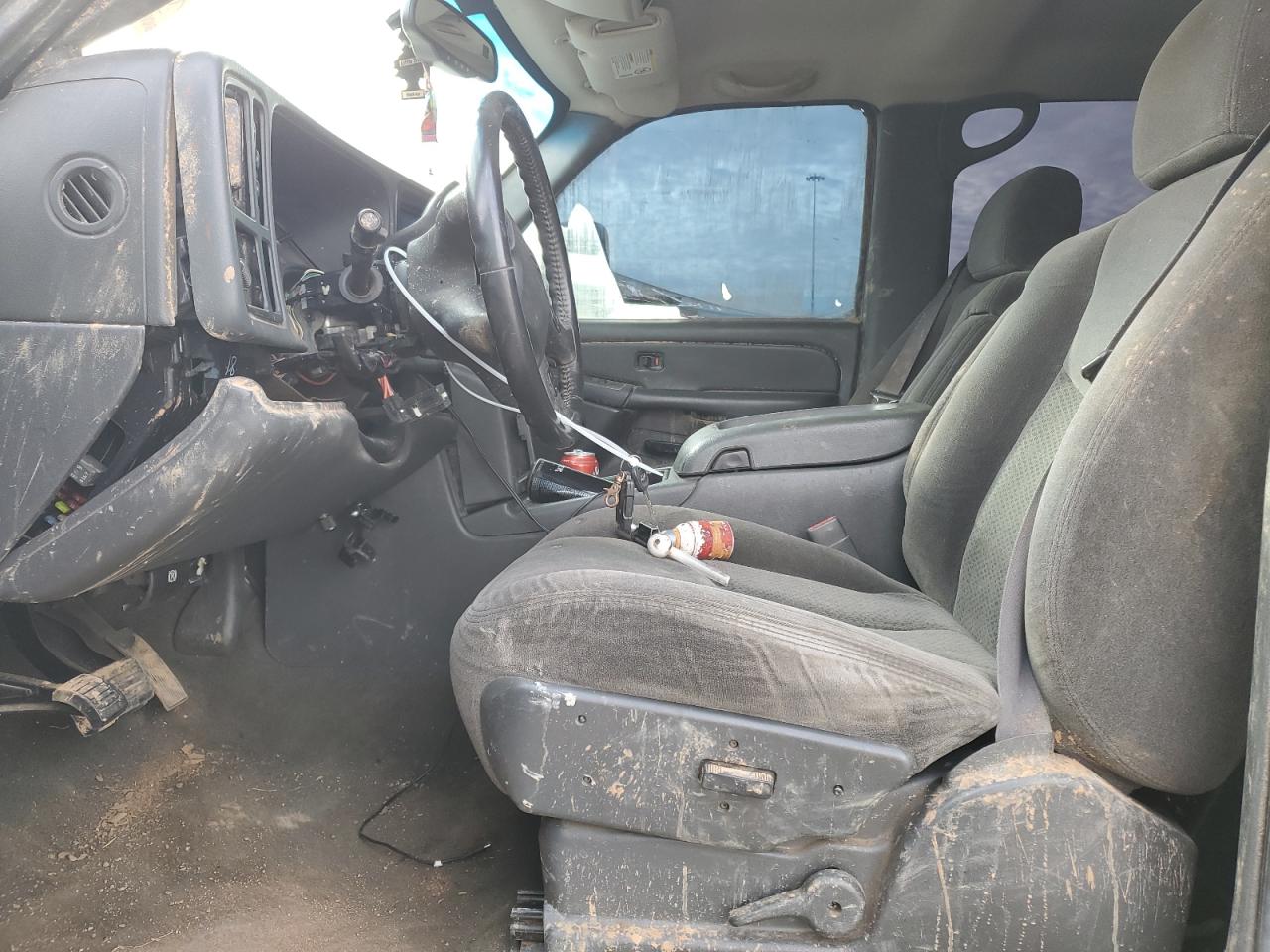 2006 Chevrolet Silverado - Image 7