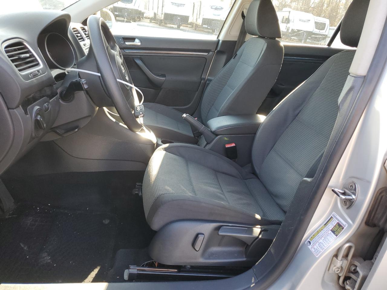 2010 Volkswagen Jetta - Image 7