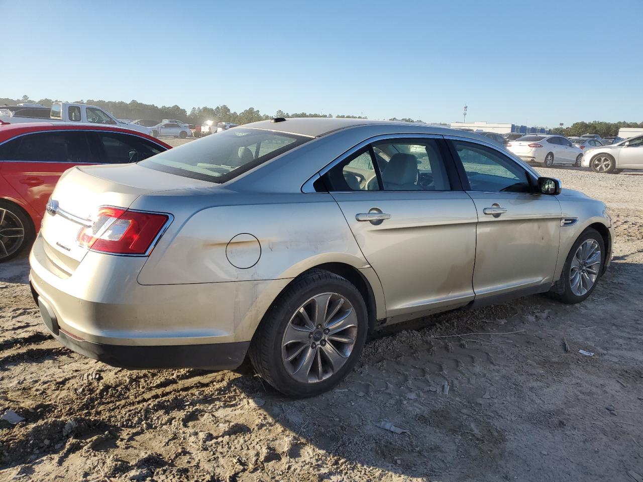 2011 Ford Taurus - Image 3