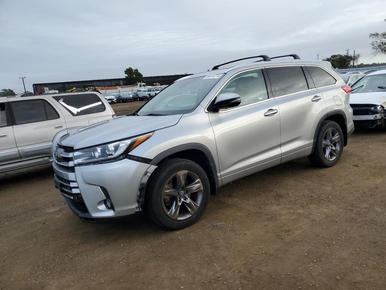 VIN 5TDDZRFH5HS431208 2017 TOYOTA HIGHLANDER no.1