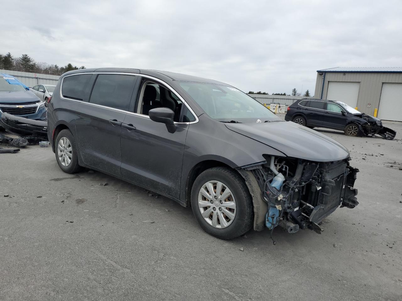 2018 Chrysler Pacifica - Image 4