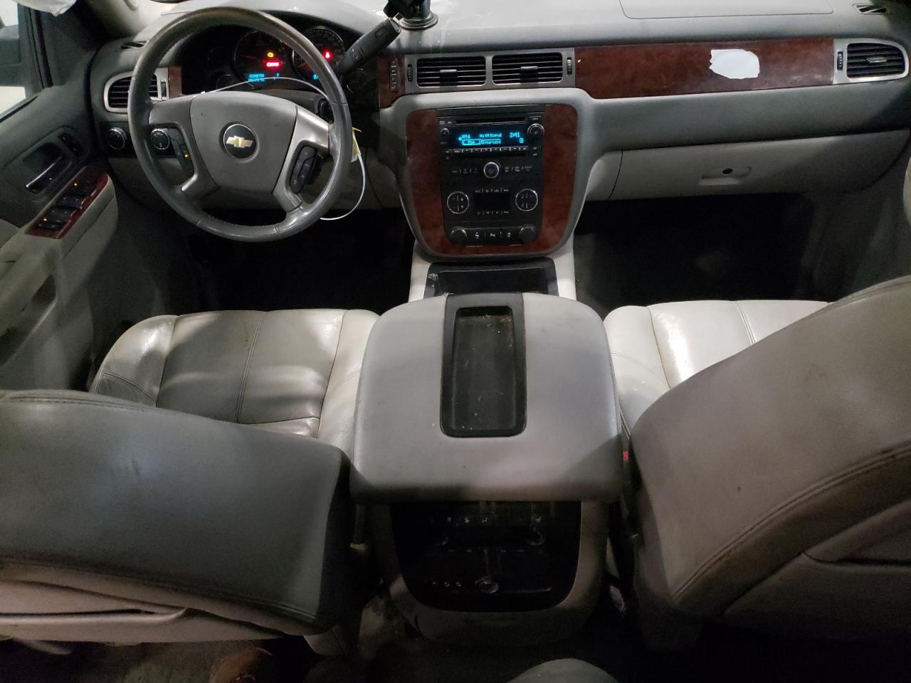 2013 Chevrolet Suburban - Image 8