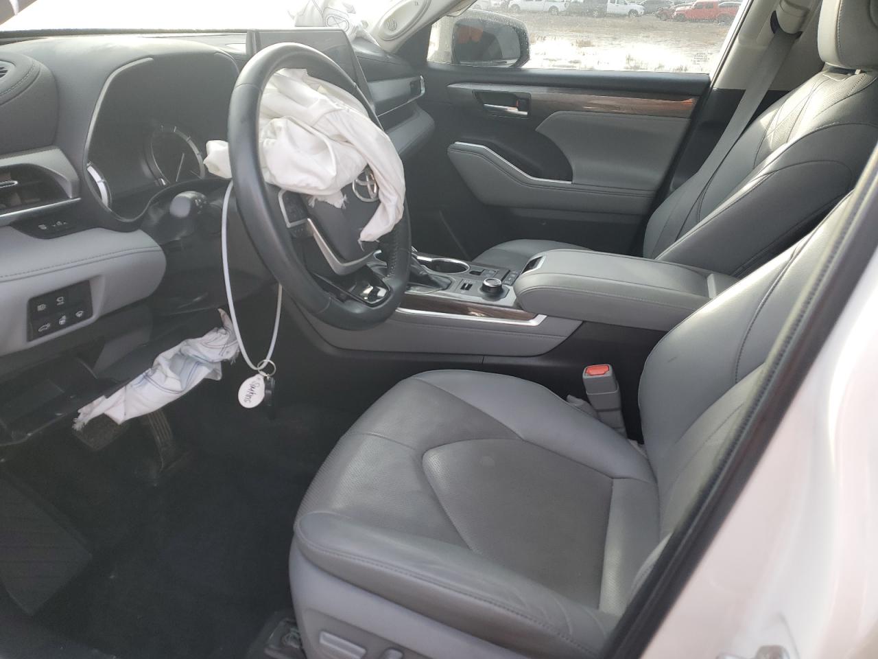 2022 Toyota Highlander Platinum VIN: 5TDFZRBH8NS174409 Lot: 83813594