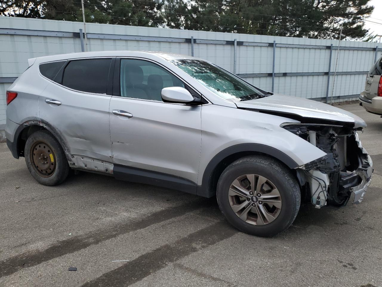 2016 Hyundai Santa Fe - Image 4