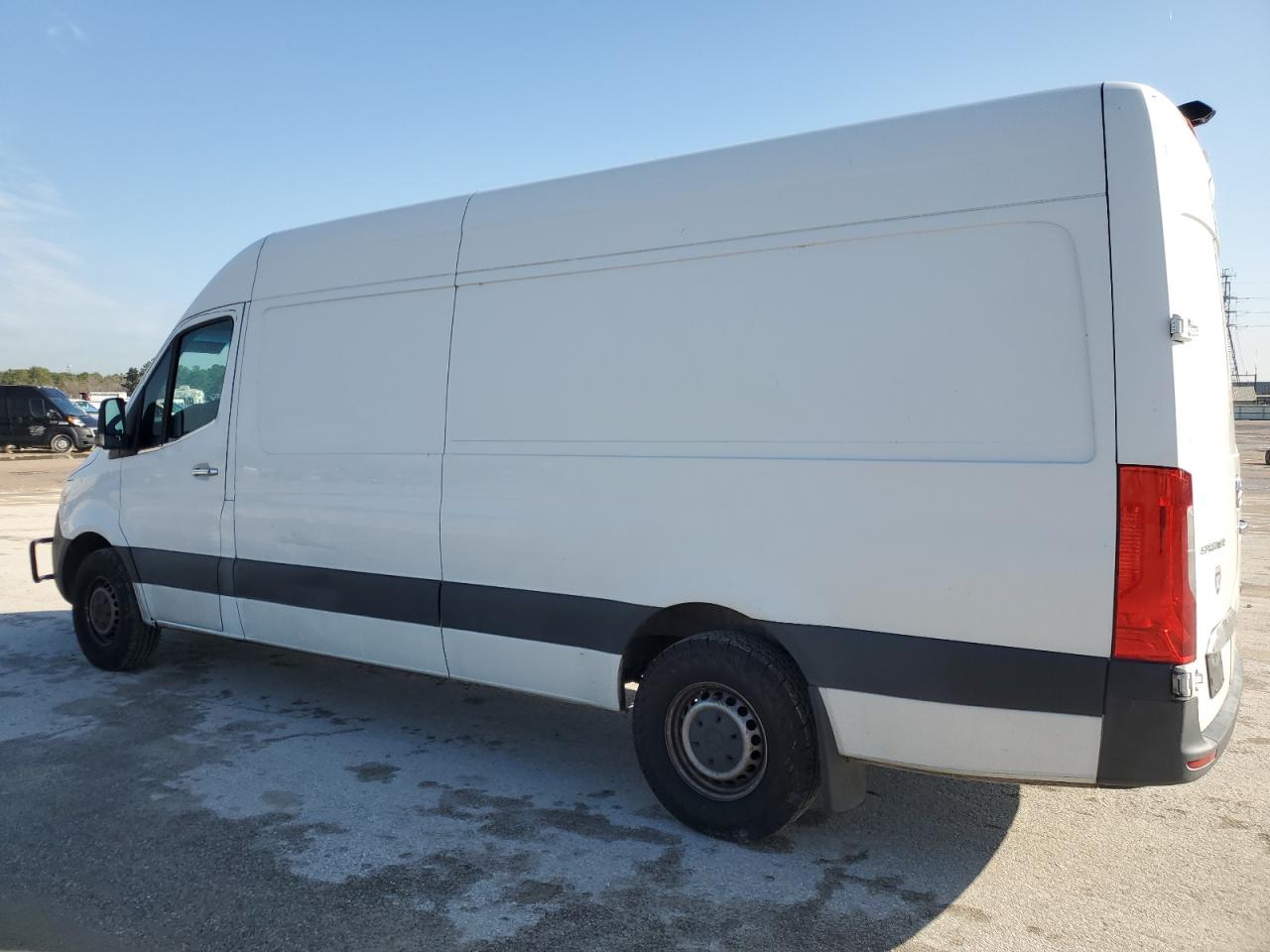 VIN WD4PF1CD4KP177801 2019 MERCEDES-BENZ SPRINTER no.2