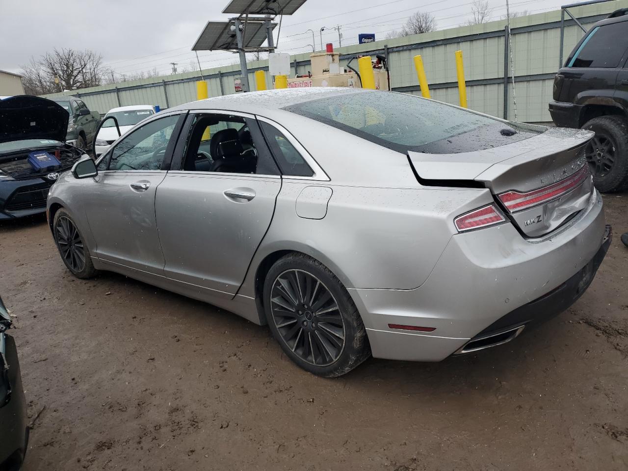 VIN 3LN6L2N95GR630185 2016 LINCOLN MKZ no.2