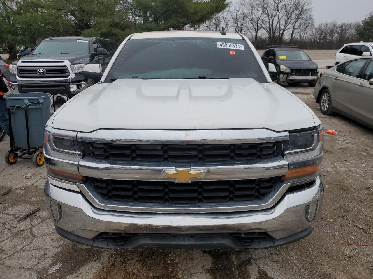 2016 Chevrolet Silverado - Image 5