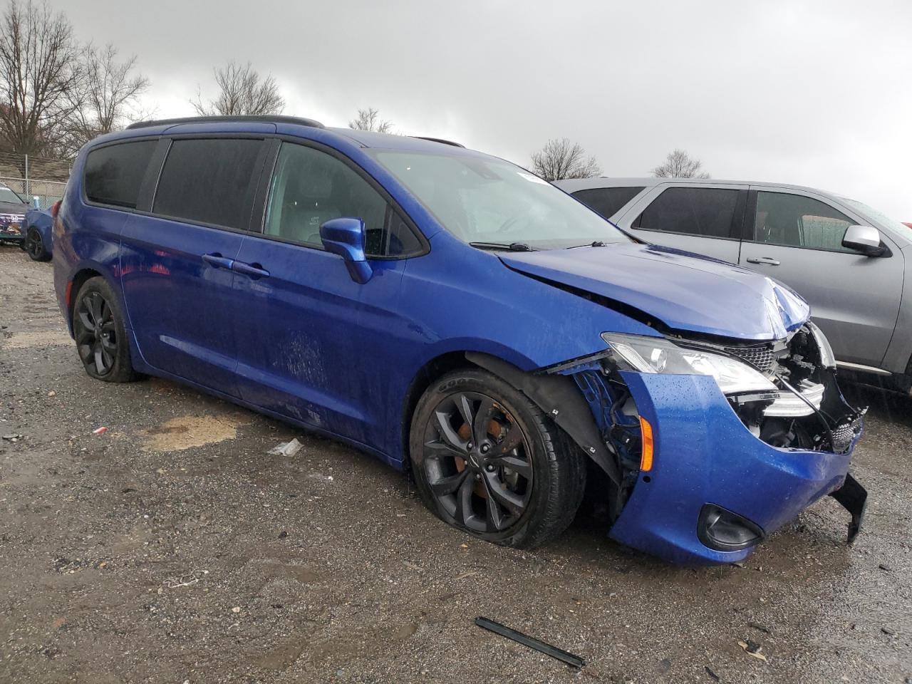 2020 Chrysler Pacifica - Image 4