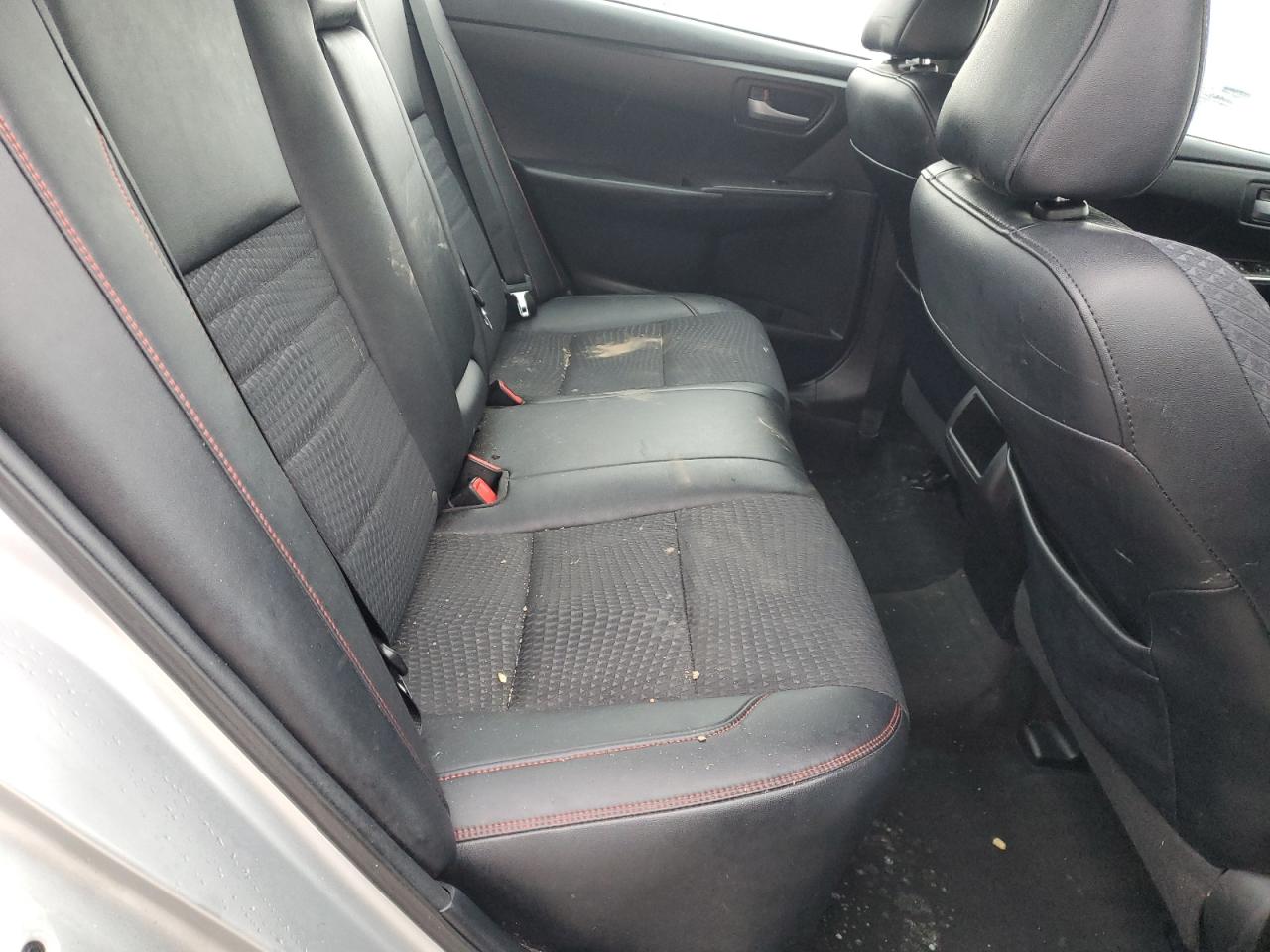 2015 Toyota Camry - Image 10