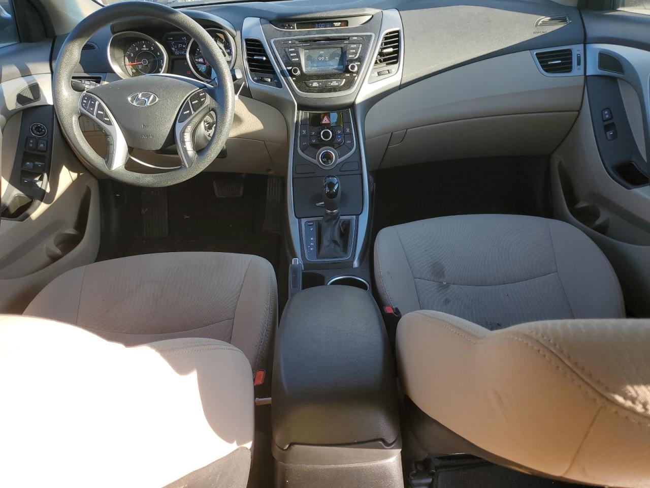 2015 Hyundai Elantra - Image 8