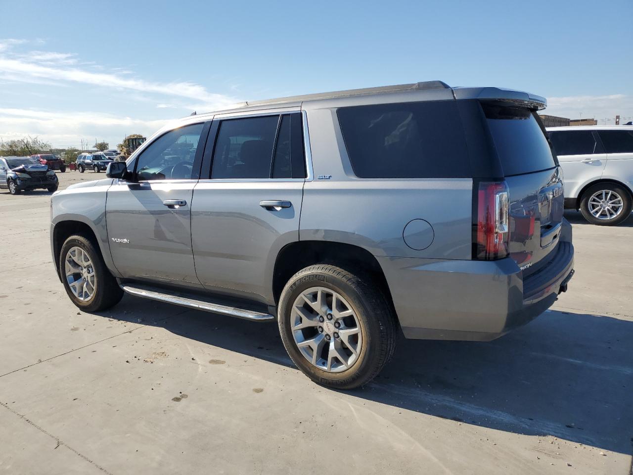 2019 GMC Yukon - Image 2
