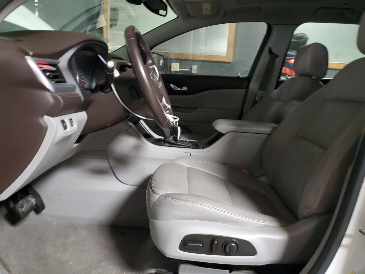 2017 GMC Acadia - Image 7