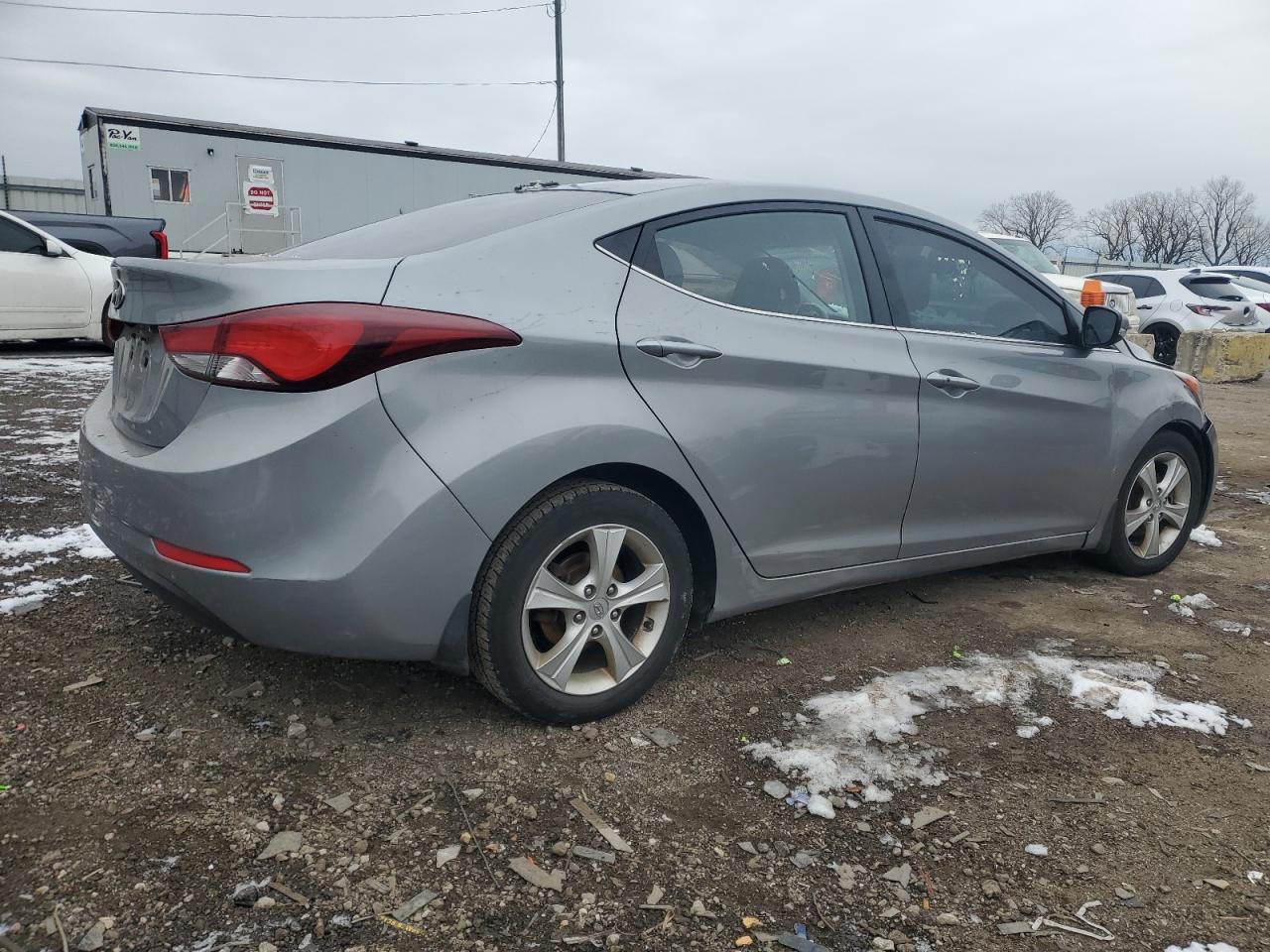 2016 Hyundai Elantra - Image 3