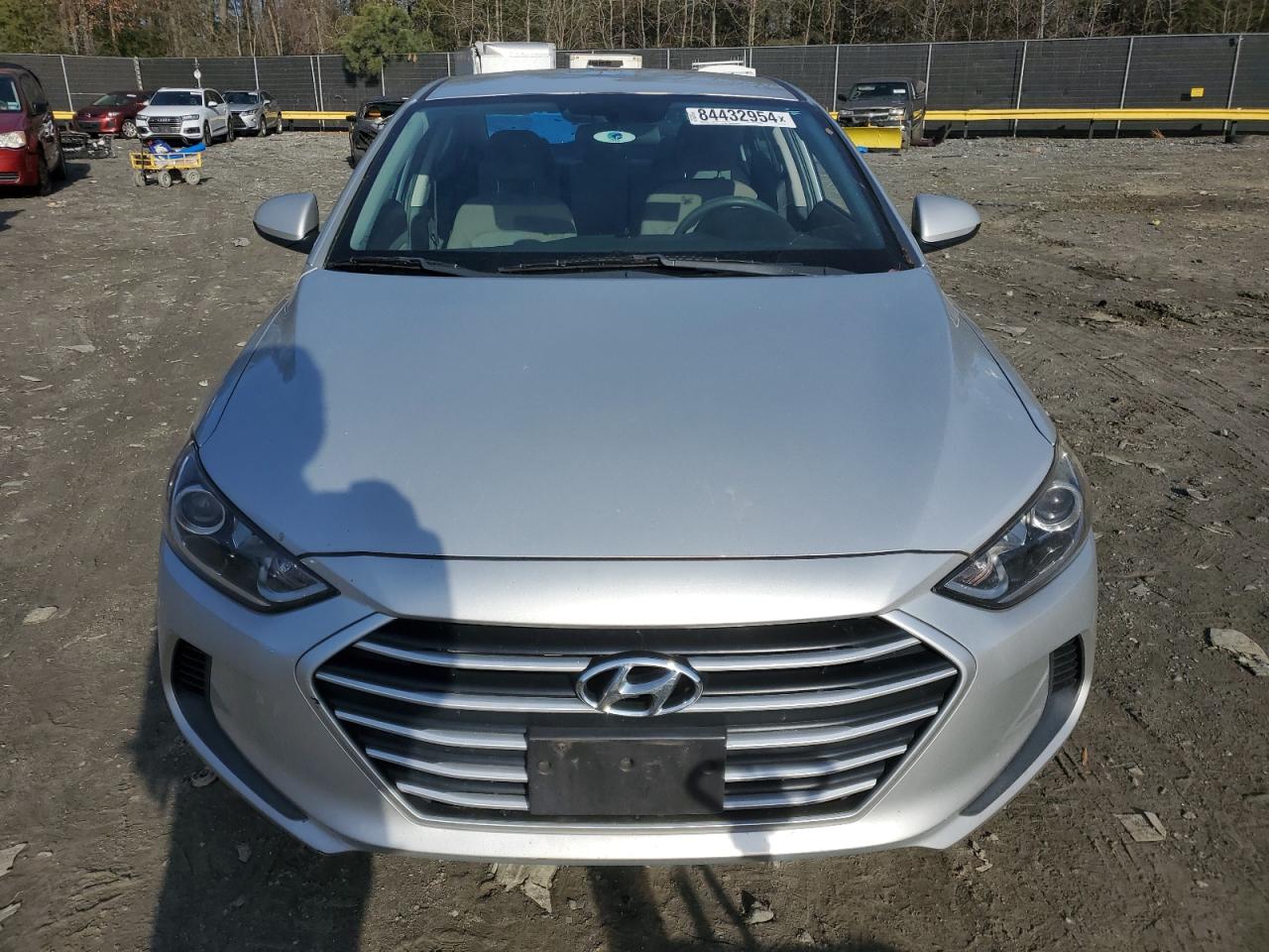2018 Hyundai Elantra - Image 5