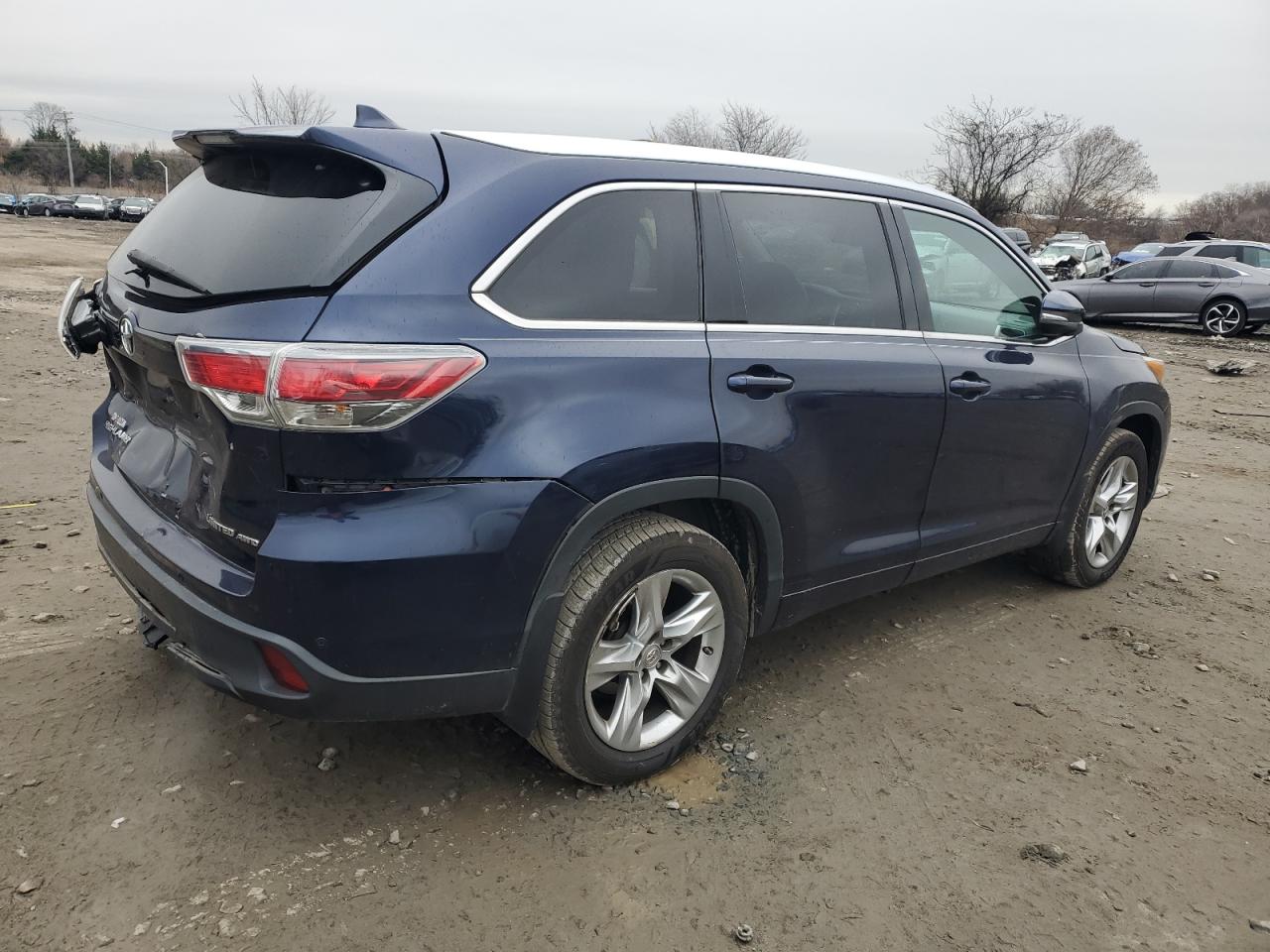 VIN 5TDDKRFH1FS096692 2015 TOYOTA HIGHLANDER no.3