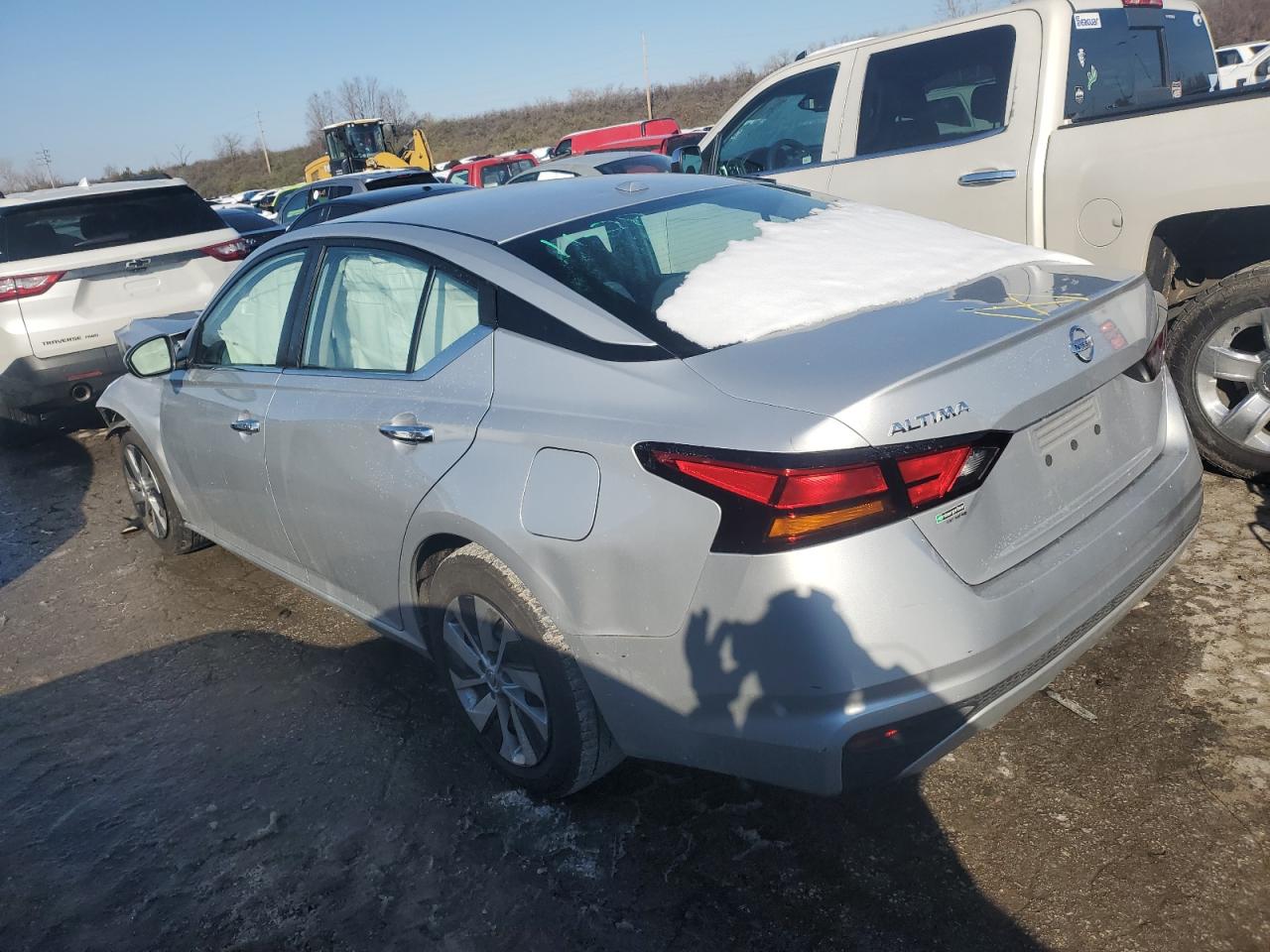 2020 Nissan Altima - Image 2