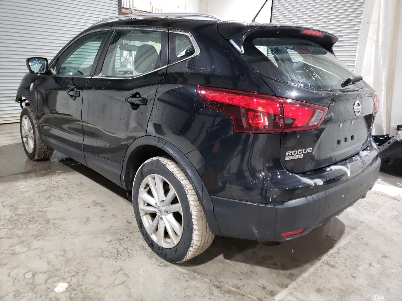 JN1BJ1CR5HW125903 2017 NISSAN ROGUE - Image 2